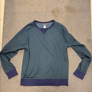 Patagonia Men's Teal Sweater with Navy Accents